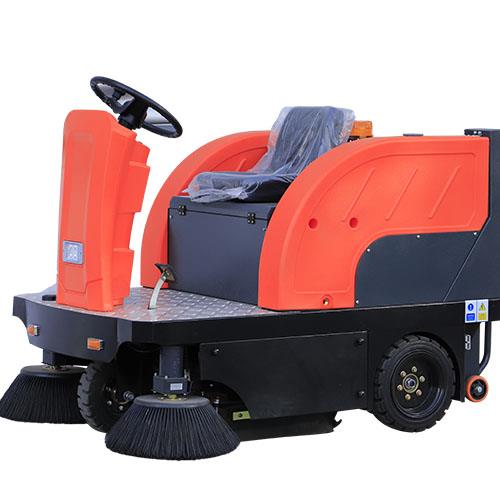 Rride on sweeping machine